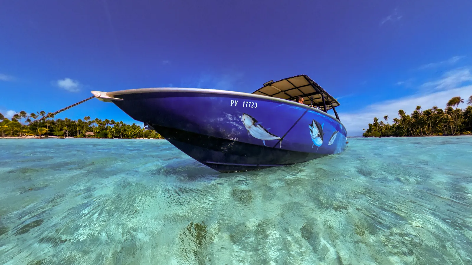 Bateau sur le lagon vers Bora Bora ou Huahine