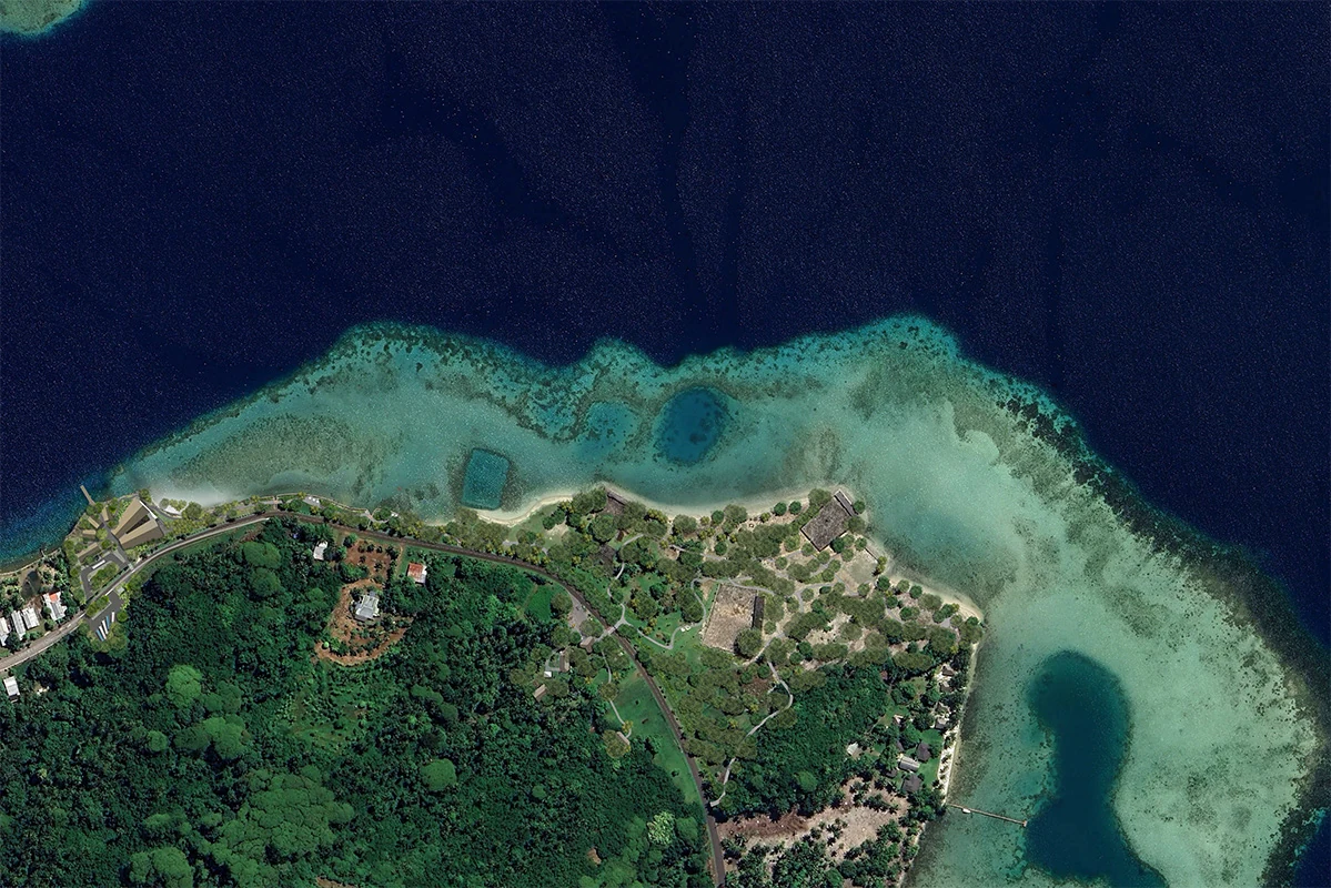 Vue aérienne du site du marae de Taputapuatea à Raiatea